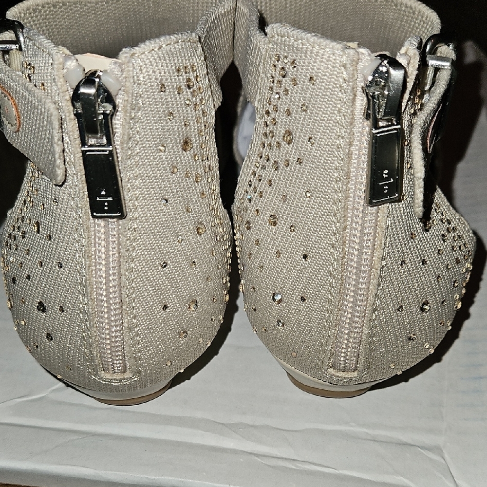 Kenneth Cole Reaction Glittering Beige Heels - Picture 3 of 5